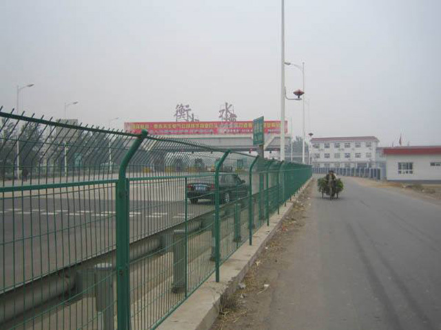高速<a href=http://www.hdauto.net.cn target=_blank class=infotextkey><a href=http://www.hdauto.net.cn target=_blank class=infotextkey>圍欄</a>網(wǎng)</a>
