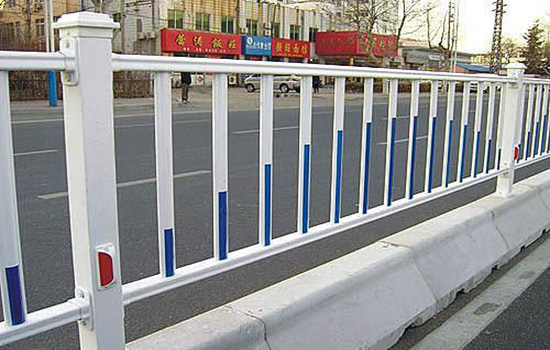 交通安全<a href=http://www.hdauto.net.cn target=_blank class=infotextkey>護欄</a>