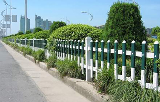綠化草坪<a href=http://www.hdauto.net.cn target=_blank class=infotextkey>護(hù)欄</a>