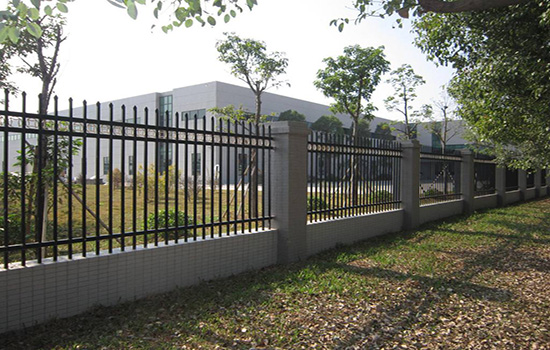 農(nóng)村小庭院<a href=http://www.hdauto.net.cn target=_blank class=infotextkey>圍欄</a>