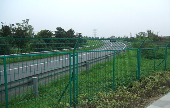 公路<a href=http://www.hdauto.net.cn target=_blank class=infotextkey><a href=http://www.hdauto.net.cn target=_blank class=infotextkey>圍欄</a>網(wǎng)</a>