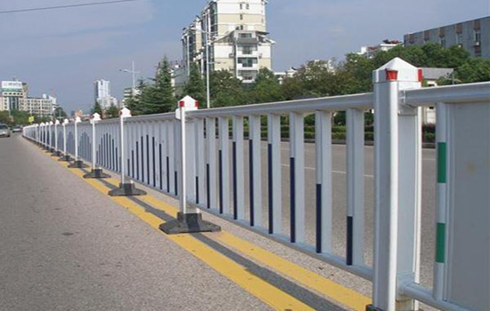 小區(qū)道路<a href=http://www.hdauto.net.cn target=_blank class=infotextkey>護(hù)欄</a>