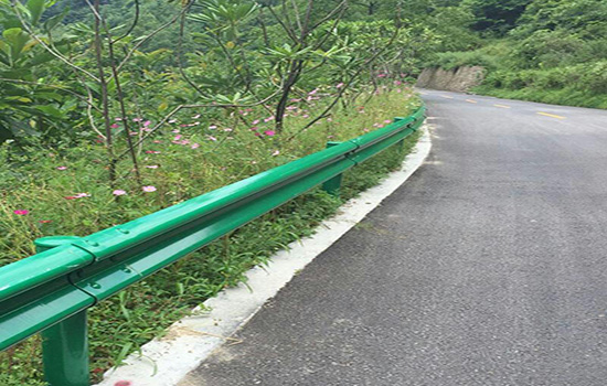 公路防<a href=http://www.hdauto.net.cn target=_blank class=infotextkey>護欄</a>桿
